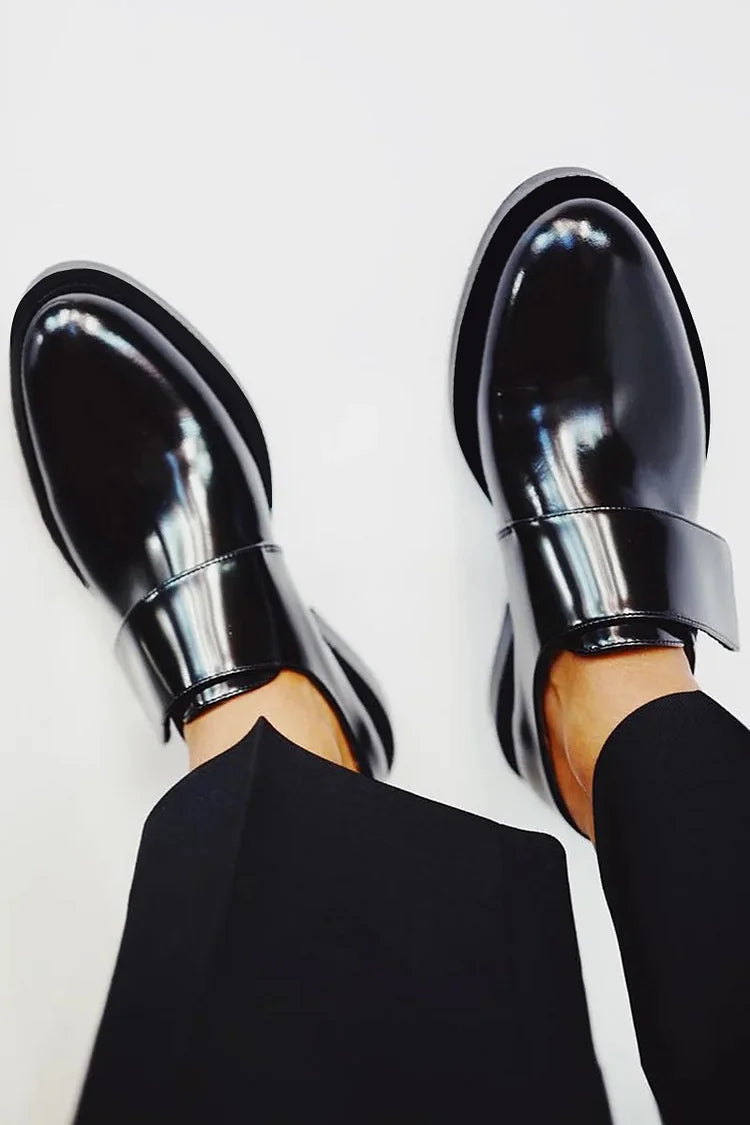 VIVIANA | Elegant loafers with strap