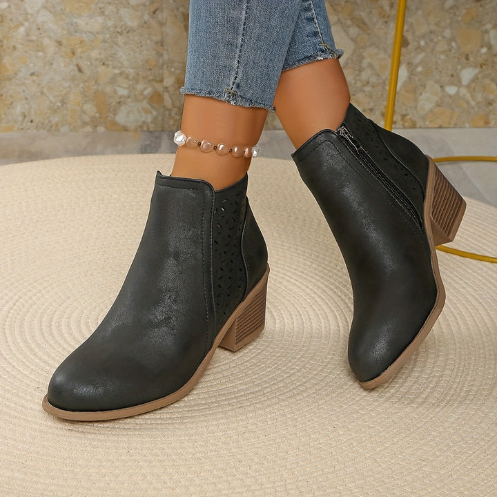 Léonie™ – Breathable and Sustainable Comfort in Ankle Boots
